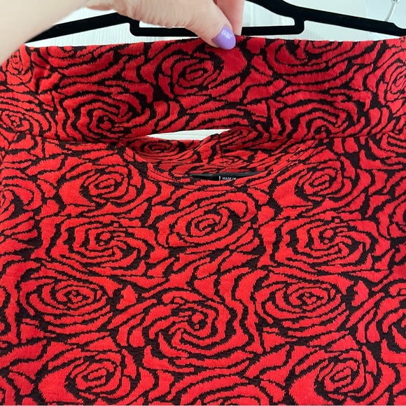 2/$15 Fitted Drop-shoulder Dress Size L - Picture 3 of 8